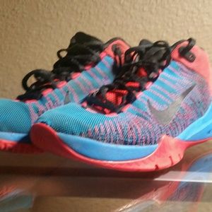 Nike basket ball shoes